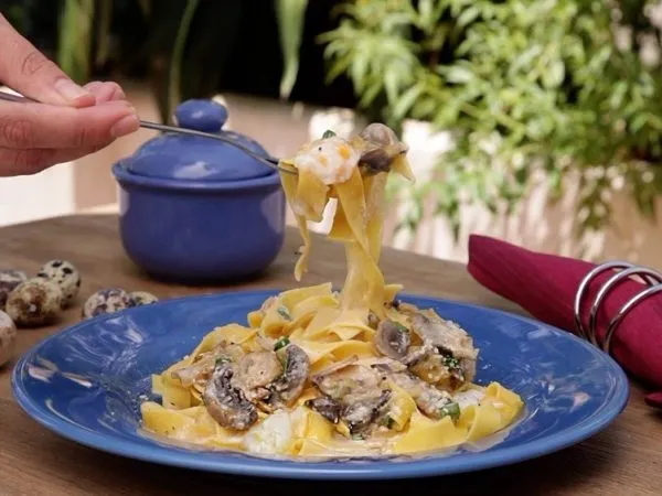 05_Receitas_Fettuccine Vito Balducci com Cogumelos e Ovos de Codorna